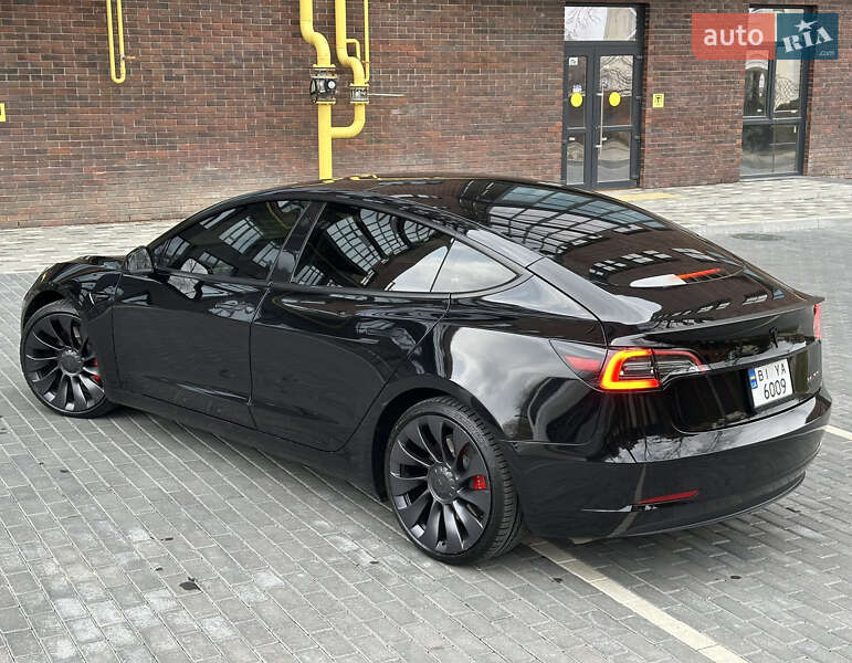 Седан Tesla Model 3 2023 в Полтаве