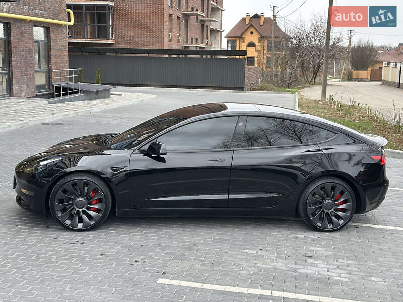 Седан Tesla Model 3 2023 в Полтаве