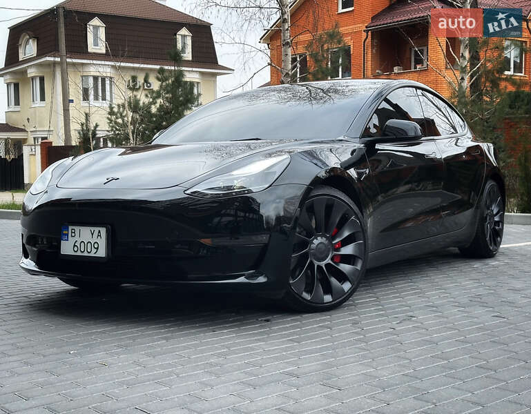 Седан Tesla Model 3 2023 в Полтаве