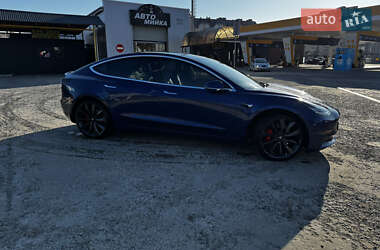 Седан Tesla Model 3 2019 в 
