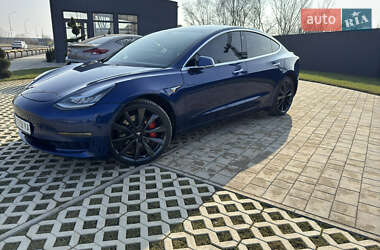 Седан Tesla Model 3 2019 в 