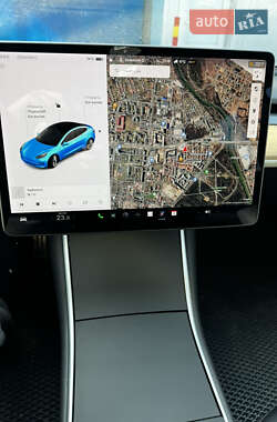 Седан Tesla Model 3 2019 в 