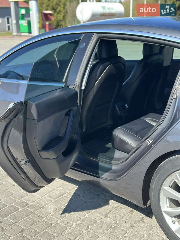 Седан Tesla Model 3 2018 в Любомле