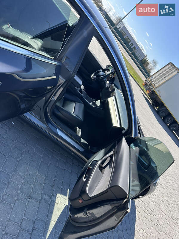 Седан Tesla Model 3 2018 в Любомлі