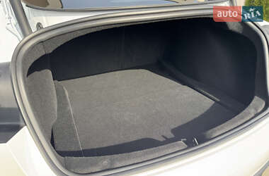 Седан Tesla Model 3 2024 в 
