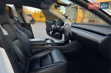 Седан Tesla Model 3 2019 в 