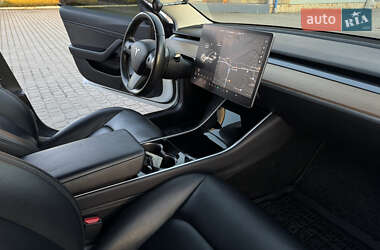 Седан Tesla Model 3 2019 в 