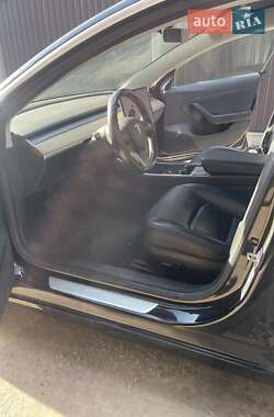 Седан Tesla Model 3 2019 в Киеве