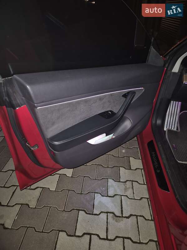 Седан Tesla Model 3 2019 в Одессе