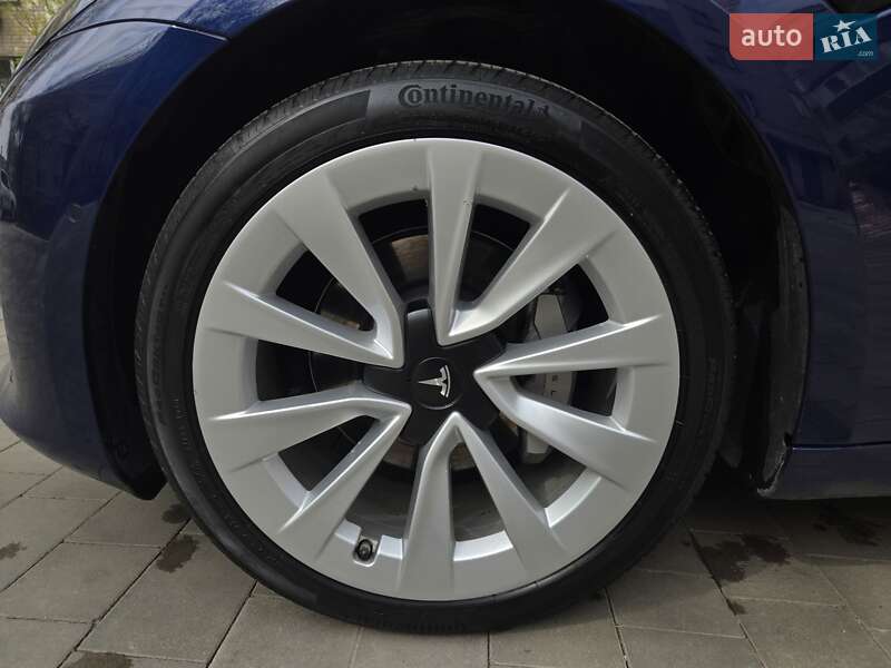 Седан Tesla Model 3 2022 в Днепре