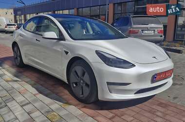 Седан Tesla Model 3 2021 в 