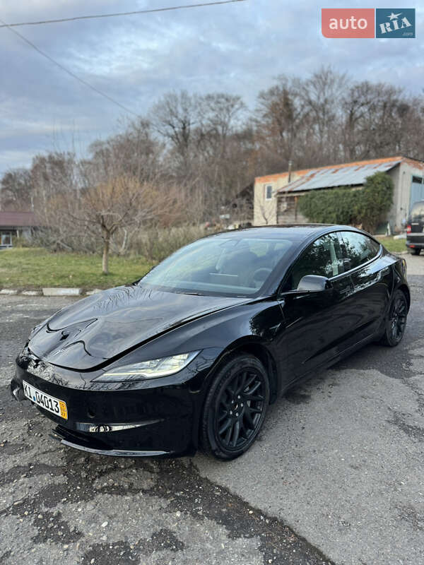 Tesla Model 3 2024
