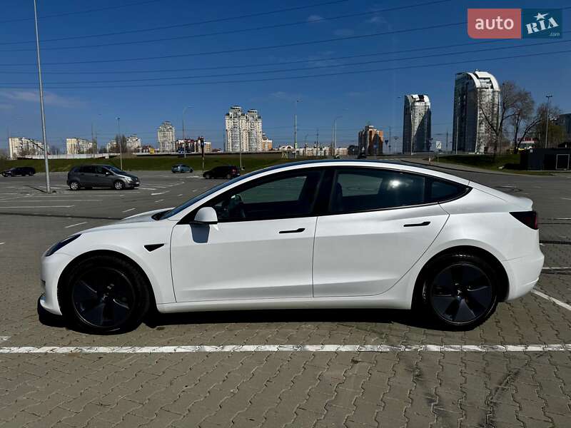 Седан Tesla Model 3 2022 в Києві