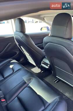 Седан Tesla Model 3 2019 в 