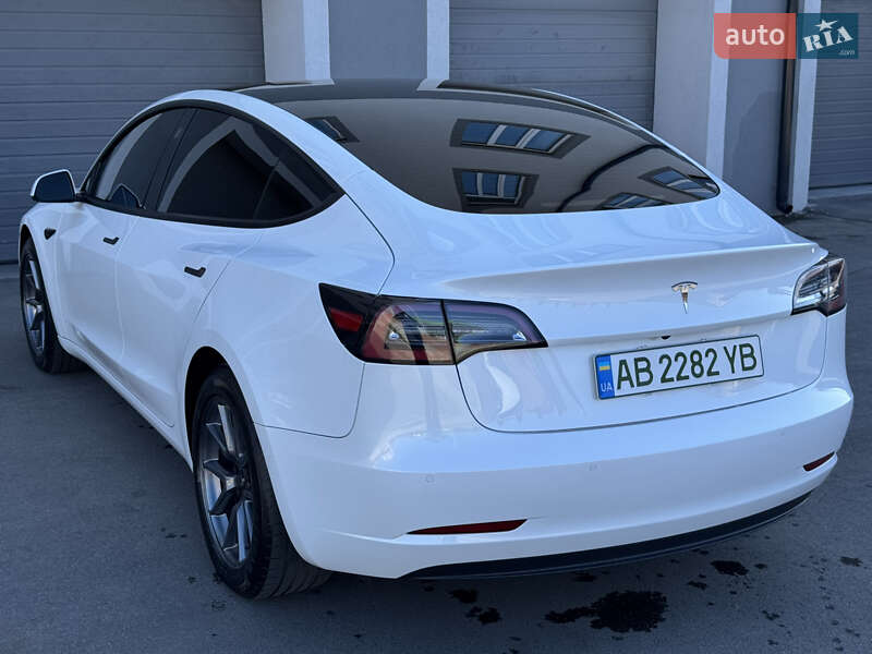 Седан Tesla Model 3 2022 в Виннице