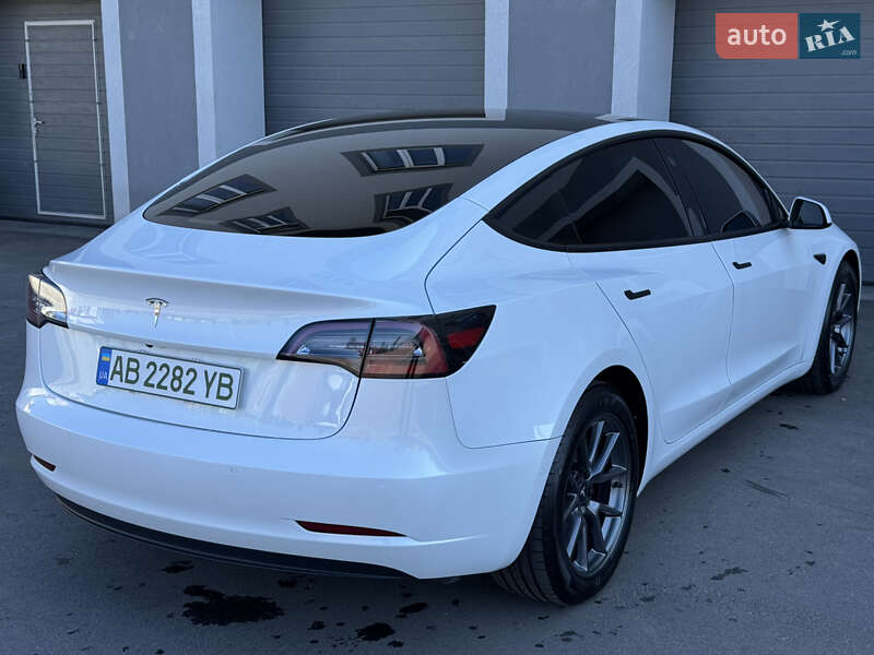 Седан Tesla Model 3 2022 в Виннице