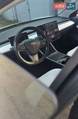 Седан Tesla Model 3 2018 в 