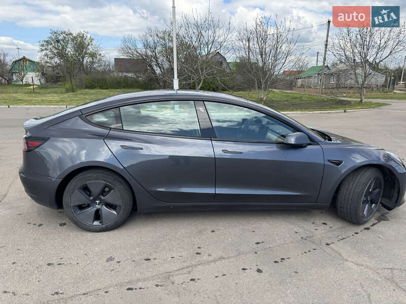Седан Tesla Model 3 2023 в Одесі