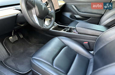 Седан Tesla Model 3 2019 в 