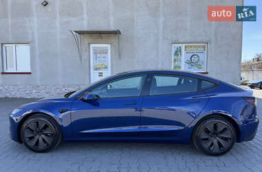 Седан Tesla Model 3 2024 в 