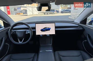 Седан Tesla Model 3 2024 в 