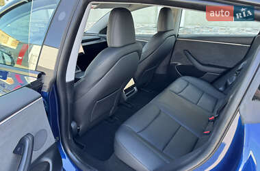 Седан Tesla Model 3 2024 в 