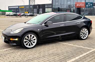 Седан Tesla Model 3 2018 в Львове