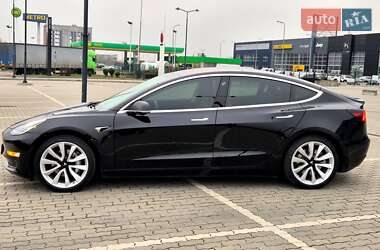 Седан Tesla Model 3 2018 в Львове