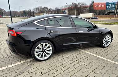 Седан Tesla Model 3 2018 в Львове