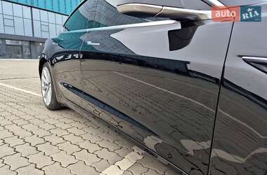 Седан Tesla Model 3 2018 в Львове