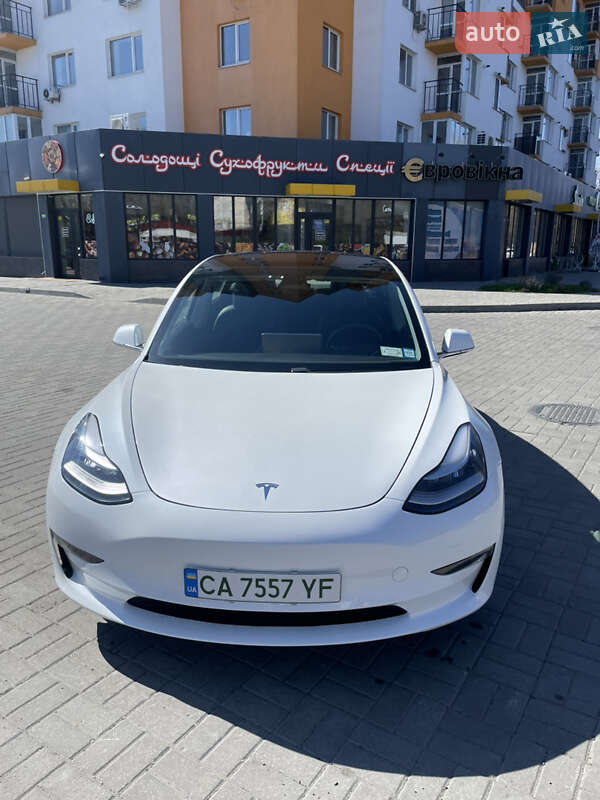 Tesla Model 3 2019