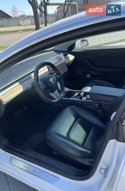 Седан Tesla Model 3 2019 в 