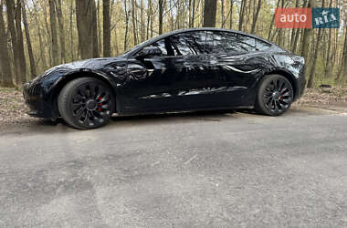 Седан Tesla Model 3 2023 в 