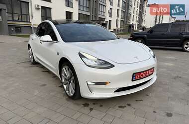 Седан Tesla Model 3 2019 в 