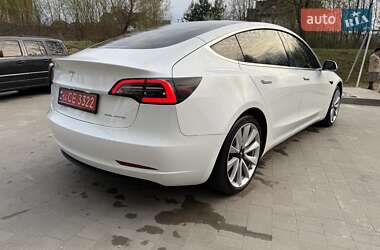 Седан Tesla Model 3 2019 в 