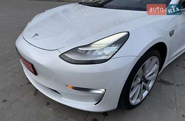 Седан Tesla Model 3 2019 в 
