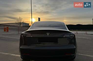 Седан Tesla Model 3 2018 в Киеве