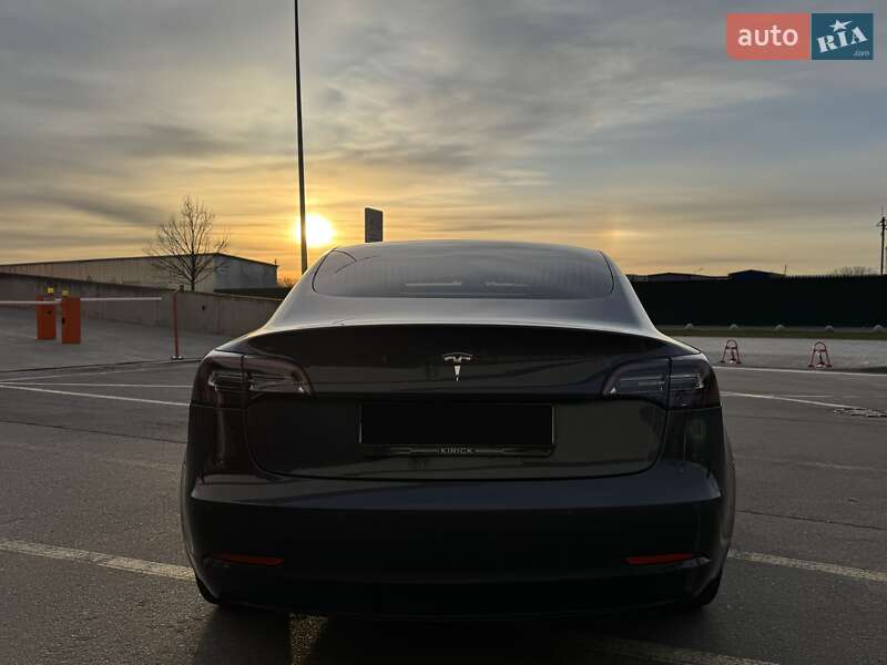 Седан Tesla Model 3 2018 в Киеве