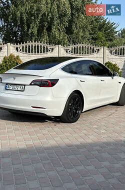 Седан Tesla Model 3 2020 в 