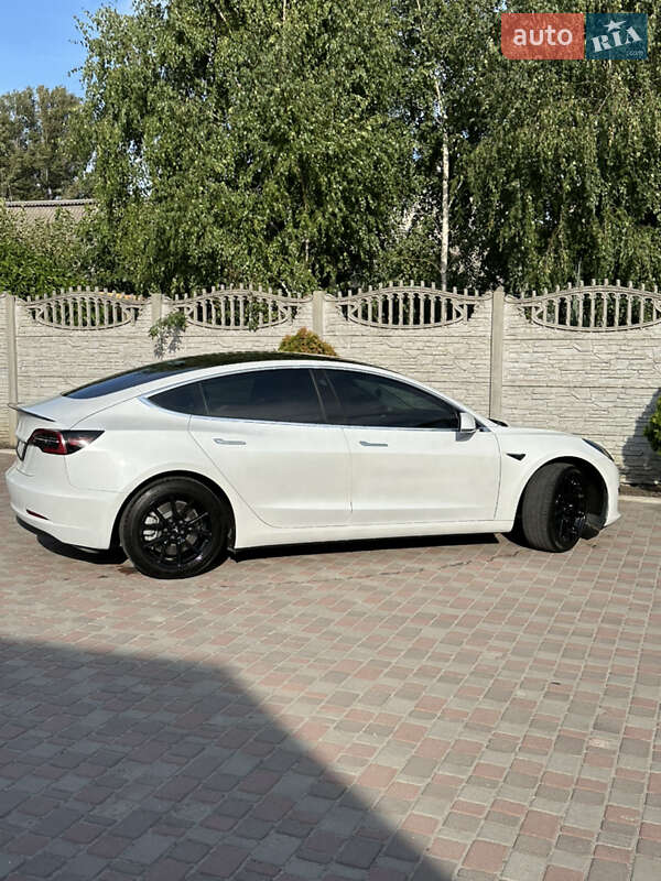 Седан Tesla Model 3 2020 в Запоріжжі