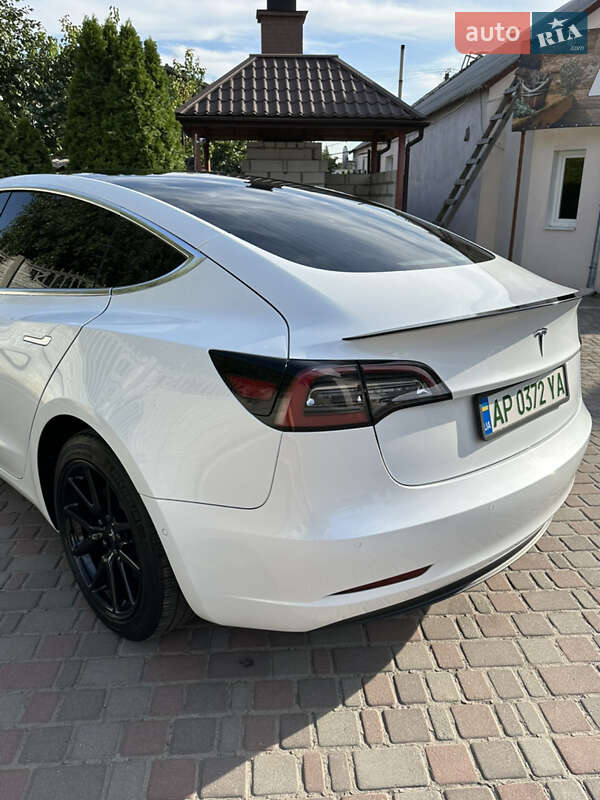 Седан Tesla Model 3 2020 в Запоріжжі