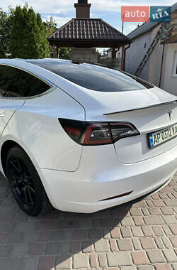 Седан Tesla Model 3 2020 в 