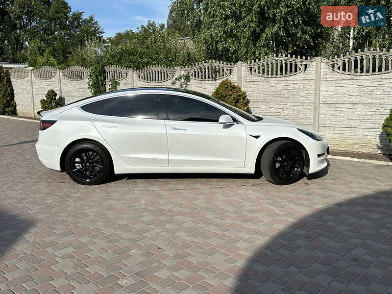 Седан Tesla Model 3 2020 в Запоріжжі