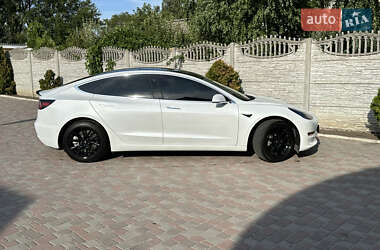 Седан Tesla Model 3 2020 в 