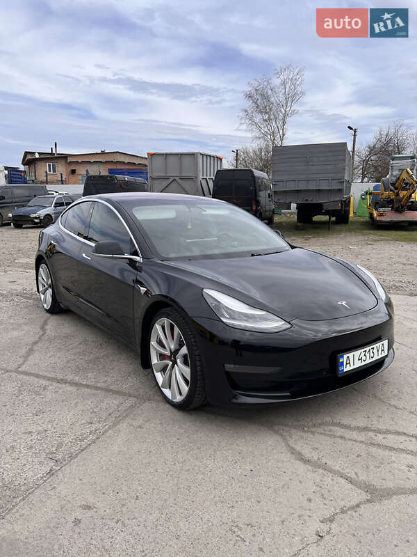 Седан Tesla Model 3 2019 в Сквирі