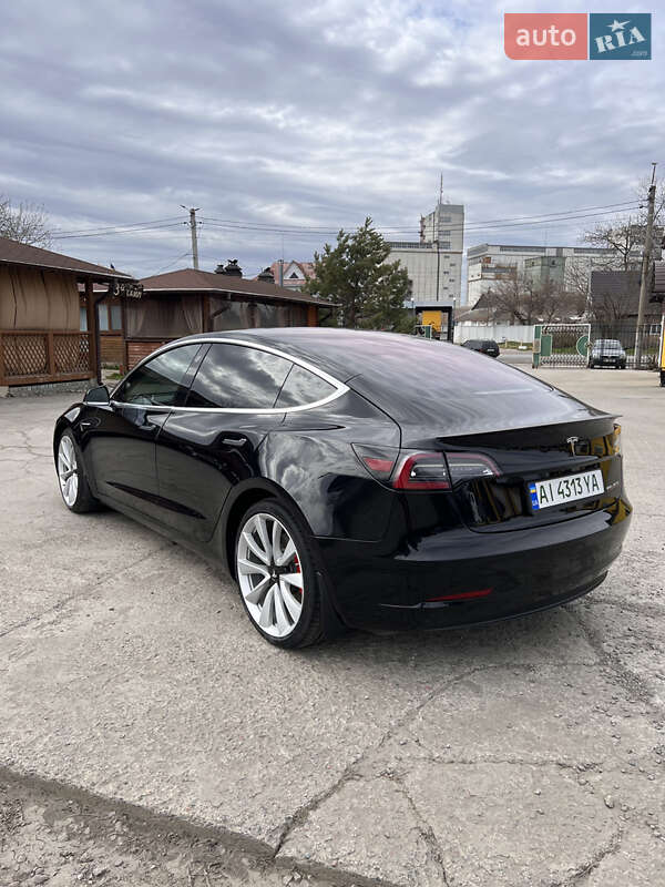 Седан Tesla Model 3 2019 в Сквирі