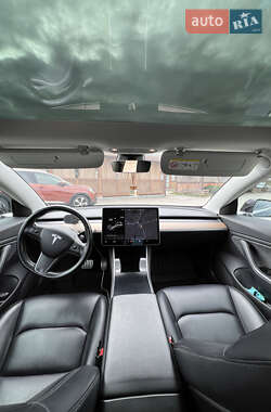 Седан Tesla Model 3 2019 в 