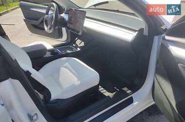 Седан Tesla Model 3 2021 в 