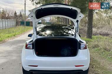 Седан Tesla Model 3 2020 в 