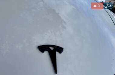 Седан Tesla Model 3 2020 в 